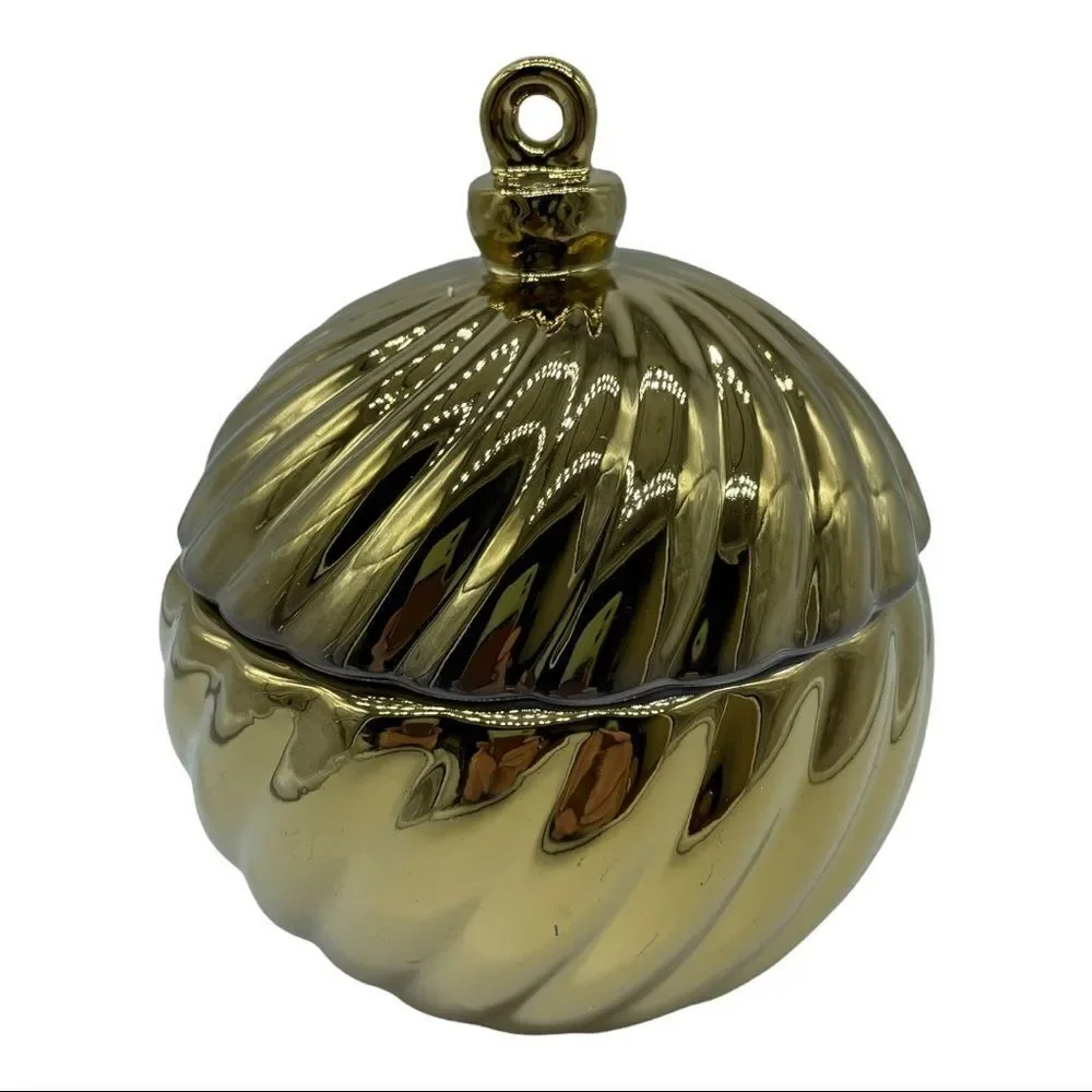 428 - GOLD OR SILVER‎ DECORATIVE ORNAMENT COVERED BOWL